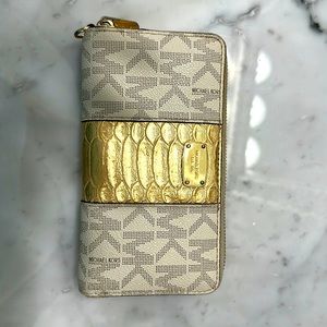 Michael Kors used wallet